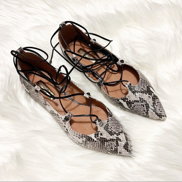 Halogen • Owen Pointy Toe Ghillie Flat